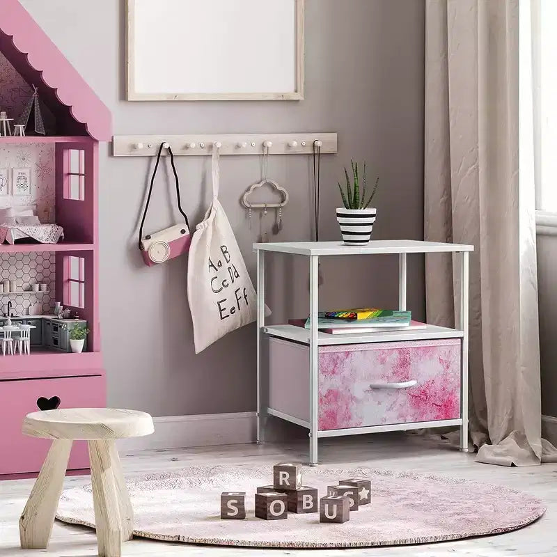 Comodino a 1 cassetto con ripiano, struttura in acciaio, piano in legno e cassetto in tessuto facile da estrarre