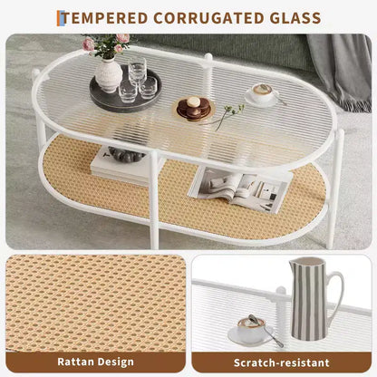 Tavolino da Caffè Ovale in Vetro con Effetto Onda, Ripiano in Rattan e Struttura in Metallo