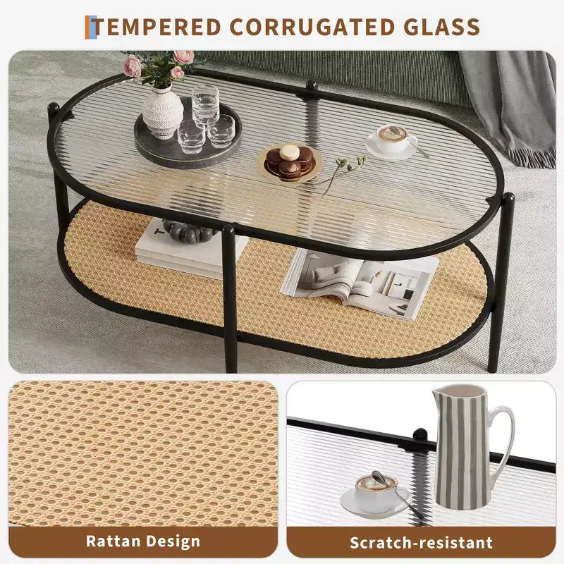 Tavolino da Caffè Ovale in Vetro con Effetto Onda, Ripiano in Rattan e Struttura in Metallo