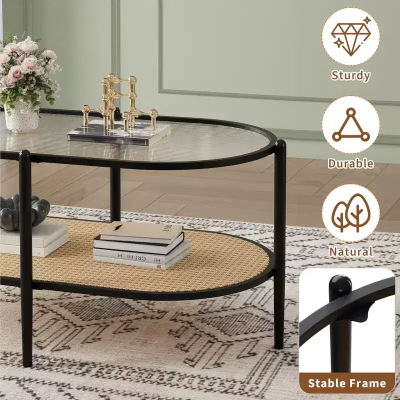 Tavolino da Caffè Ovale in Vetro con Effetto Onda, Ripiano in Rattan e Struttura in Metallo