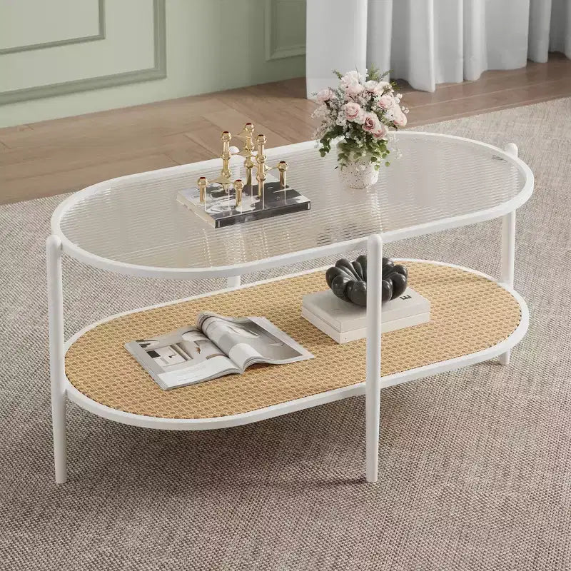 Tavolino da Caffè Ovale in Vetro con Effetto Onda, Ripiano in Rattan e Struttura in Metallo