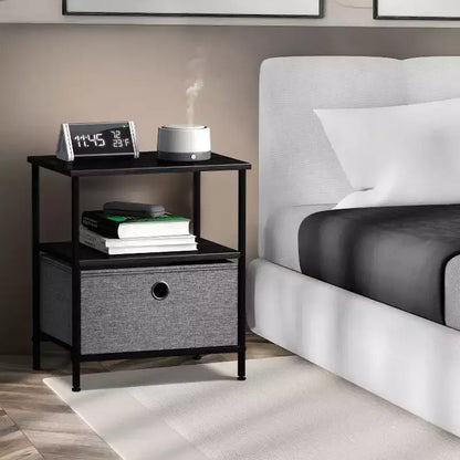 Comodino a 1 cassetto con ripiano, struttura in acciaio, piano in legno e cassetto in tessuto facile da estrarre