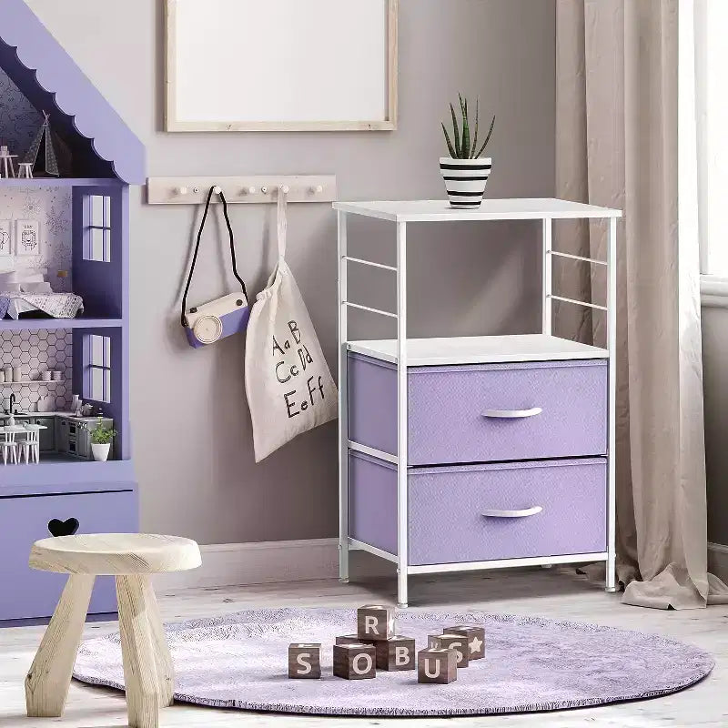 Comodino a 2 cassetti con mensola, struttura in acciaio, piano in legno e contenitori in tessuto facili da estrarre